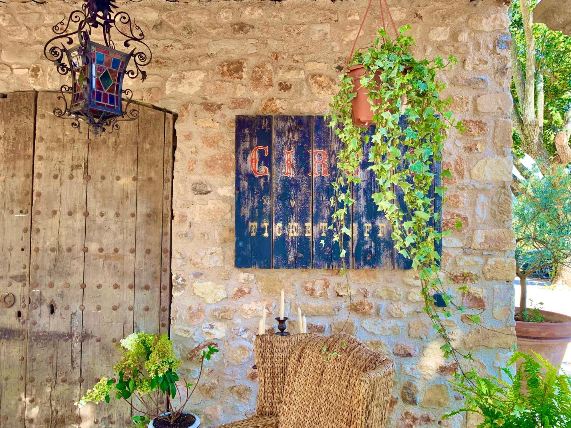 Domaine D'Egenia Villa Roussillon  Bagian luar foto